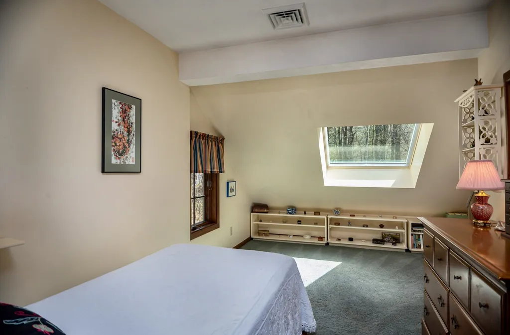 29 Moharimet Drive Madbury NH 03823
