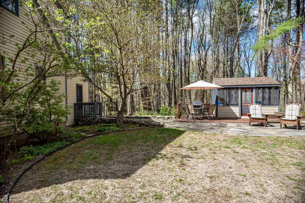 29 Moharimet Drive Madbury NH 03823