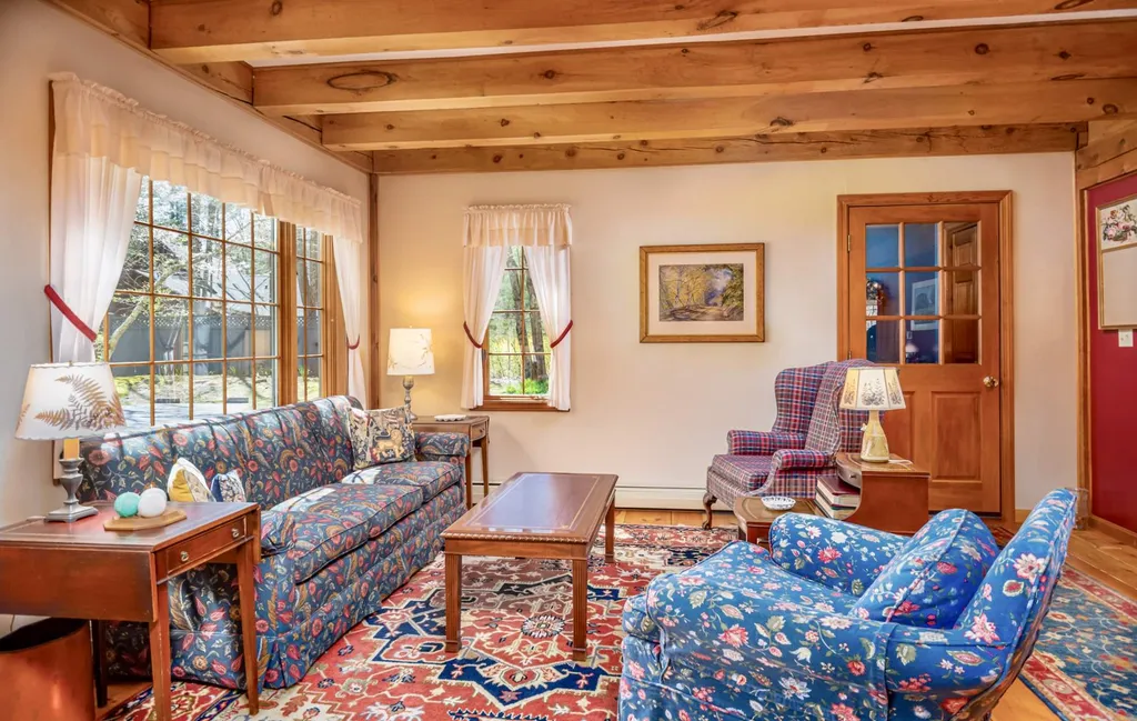 29 Moharimet Drive Madbury NH 03823
