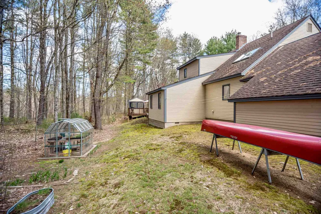29 Moharimet Drive Madbury NH 03823