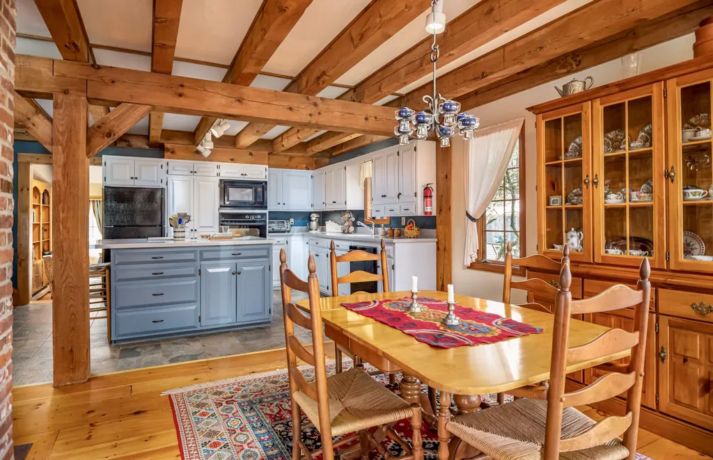 29 Moharimet Drive Madbury NH 03823