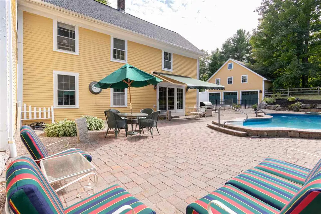 449 S Main Street Wolfeboro NH 03894