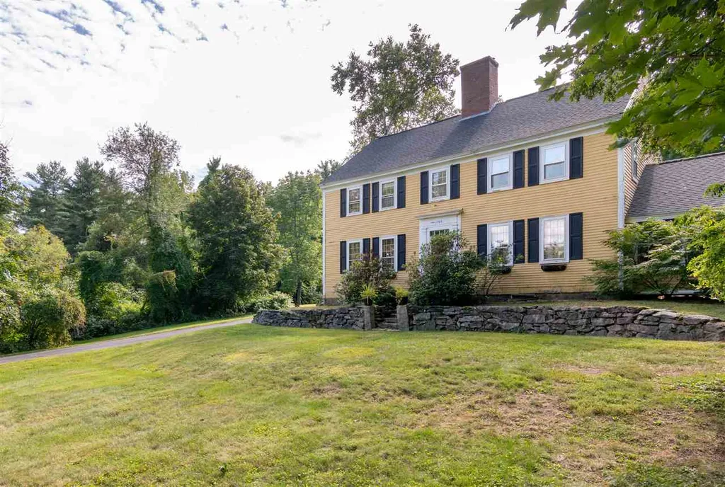 449 S Main Street Wolfeboro NH 03894