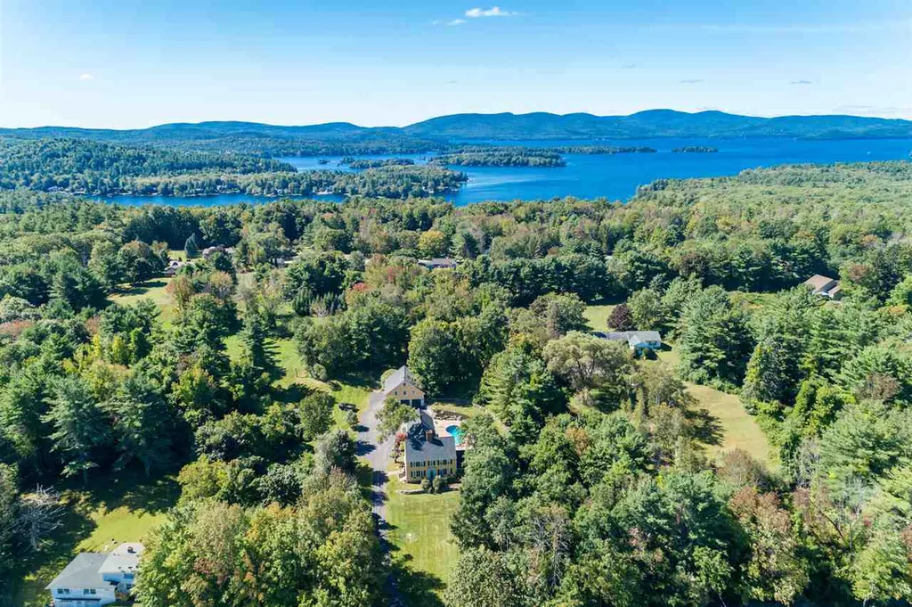 449 S Main Street Wolfeboro NH 03894