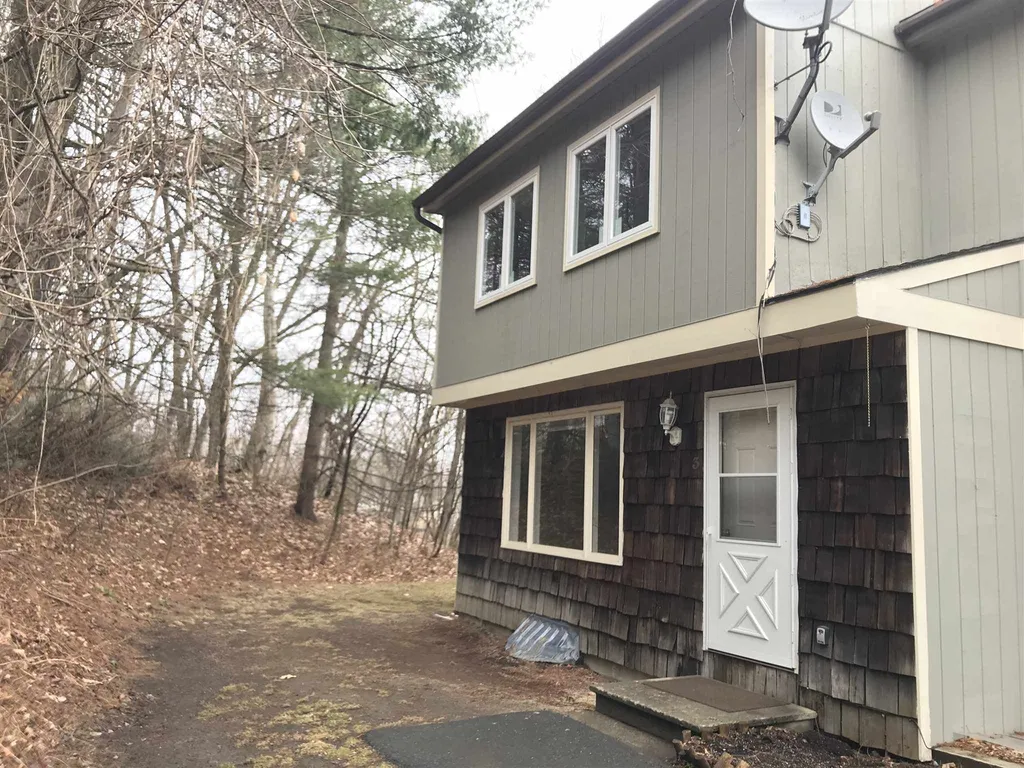 20 Lily Pond Road Hartford VT 05001