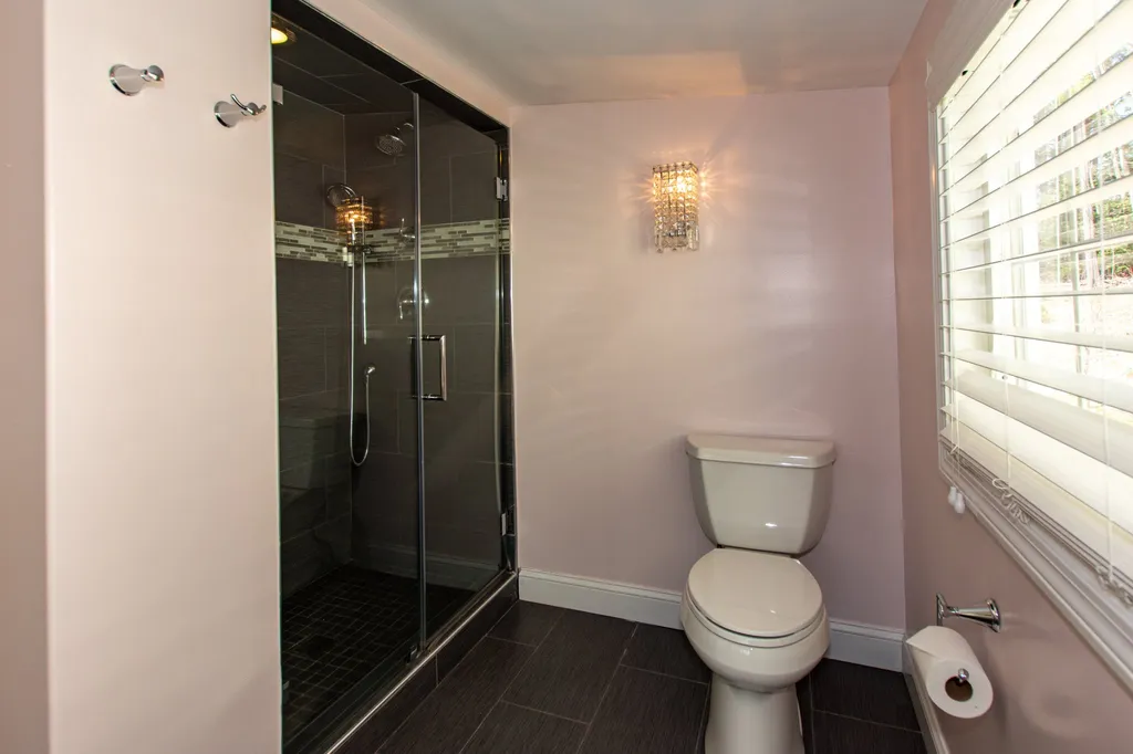 77 Holiday Lane Hampstead NH 03841