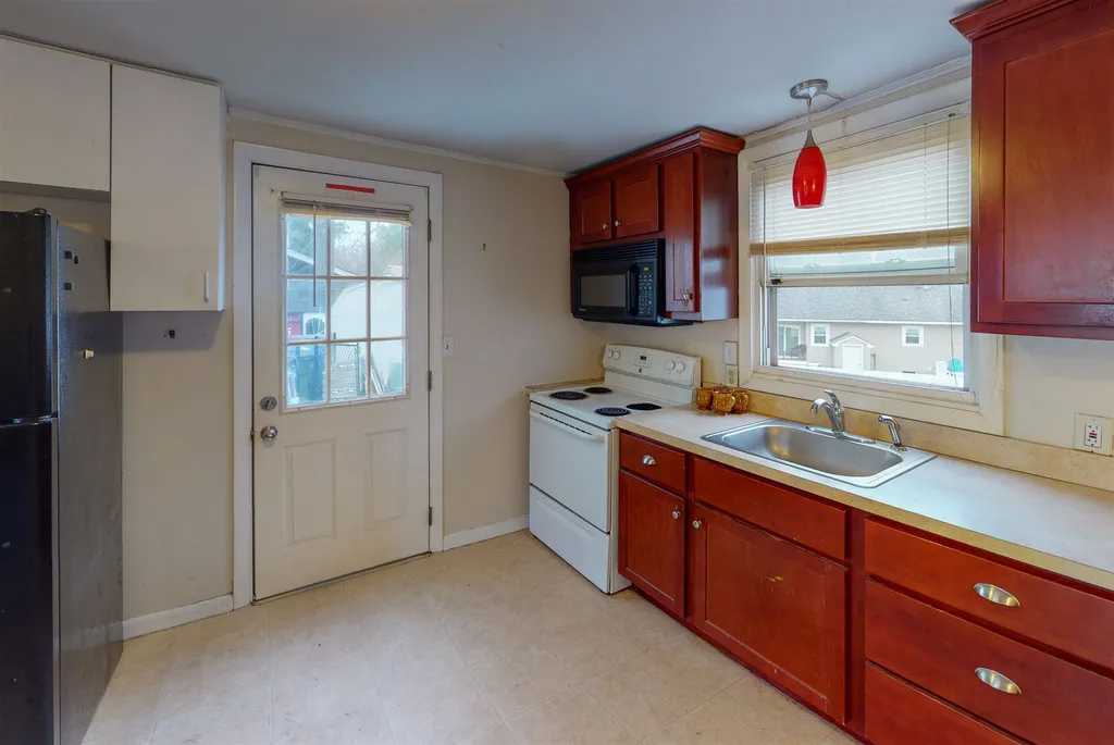 436 Milford Street Manchester NH 03102
