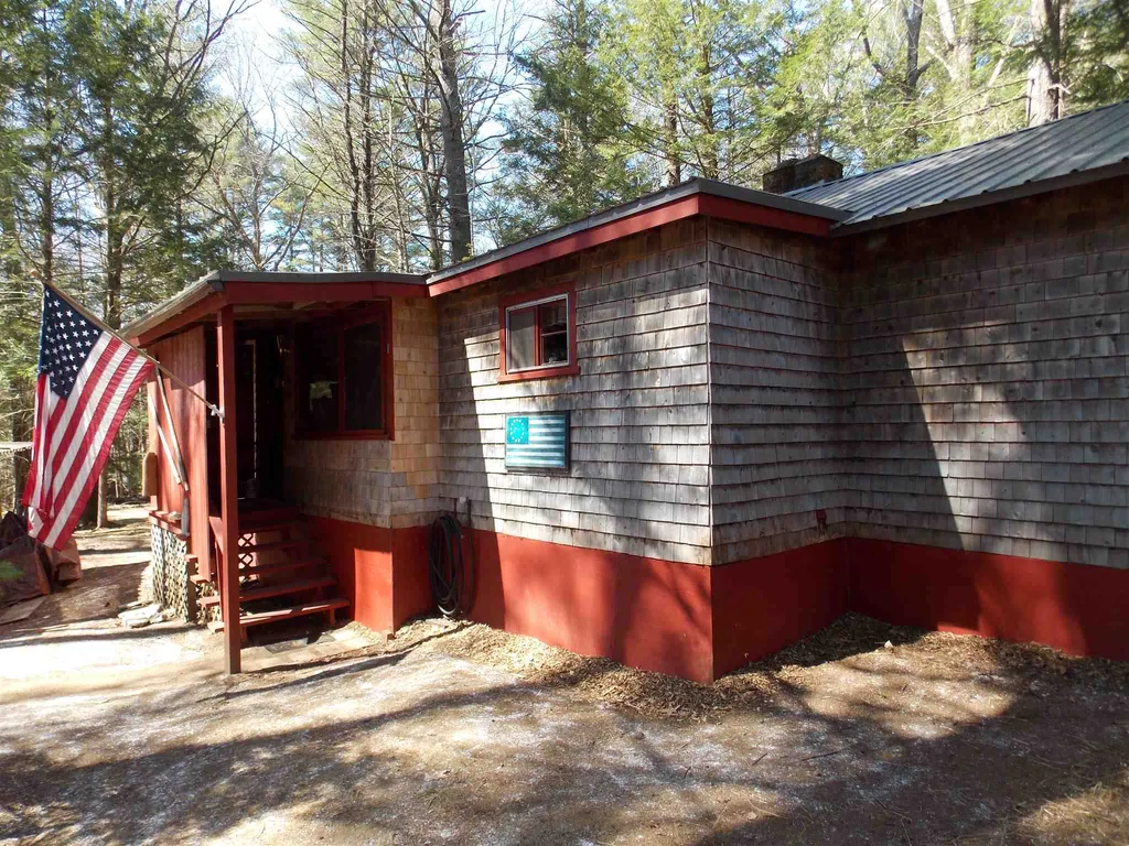 22 Dock Road Belmont NH 03220
