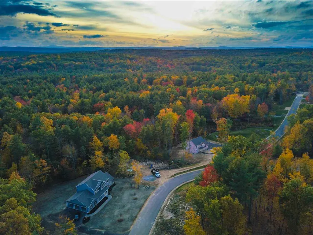 31 Keyes Hill Road Hollis NH 03049