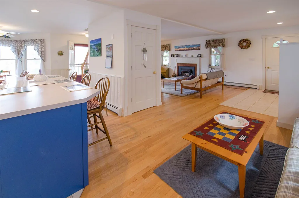 10 North Pikes Point Road Bristol NH 03222