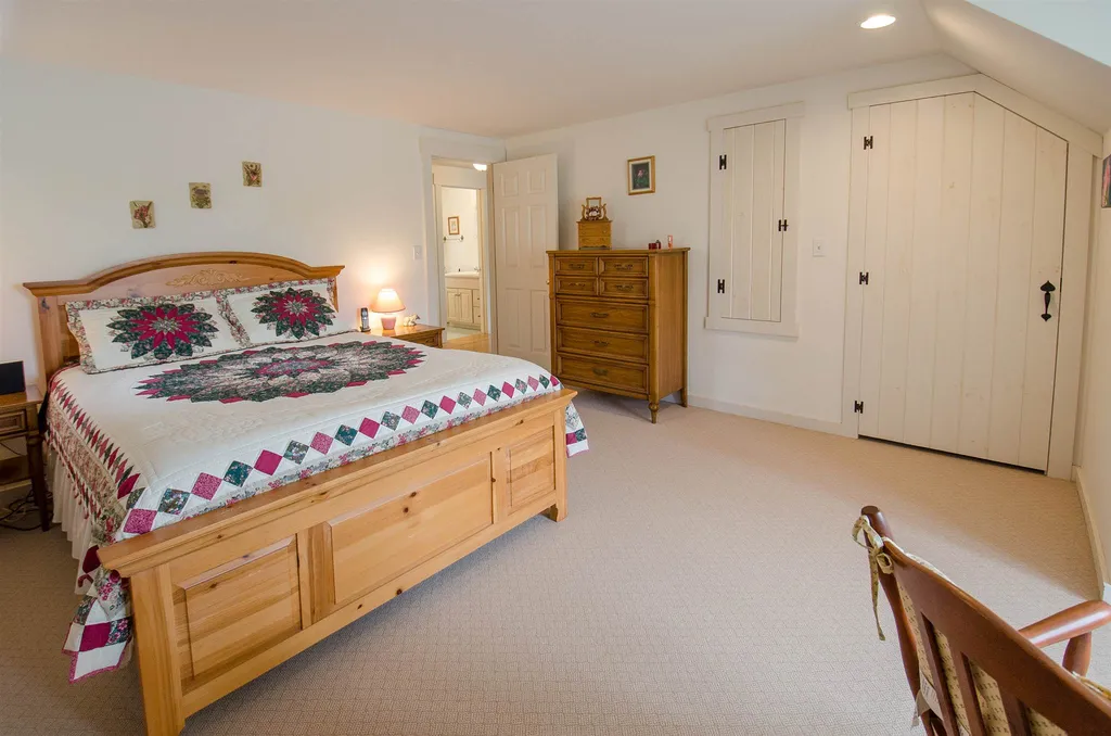 10 North Pikes Point Road Bristol NH 03222