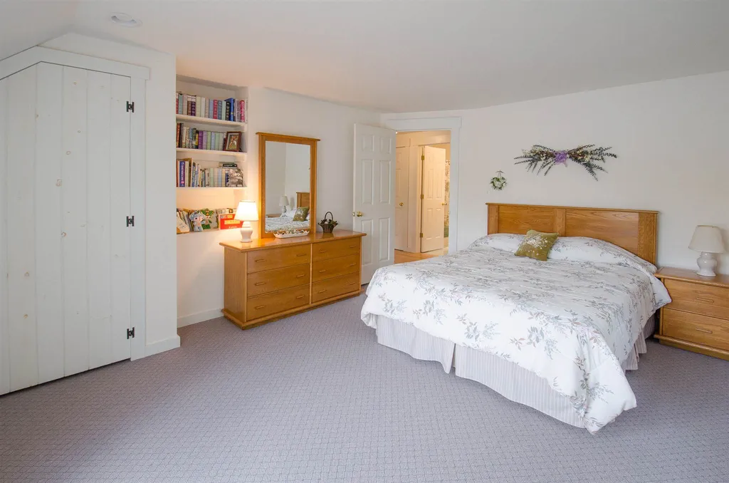 10 North Pikes Point Road Bristol NH 03222
