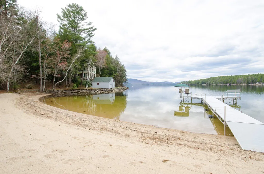 10 North Pikes Point Road Bristol NH 03222