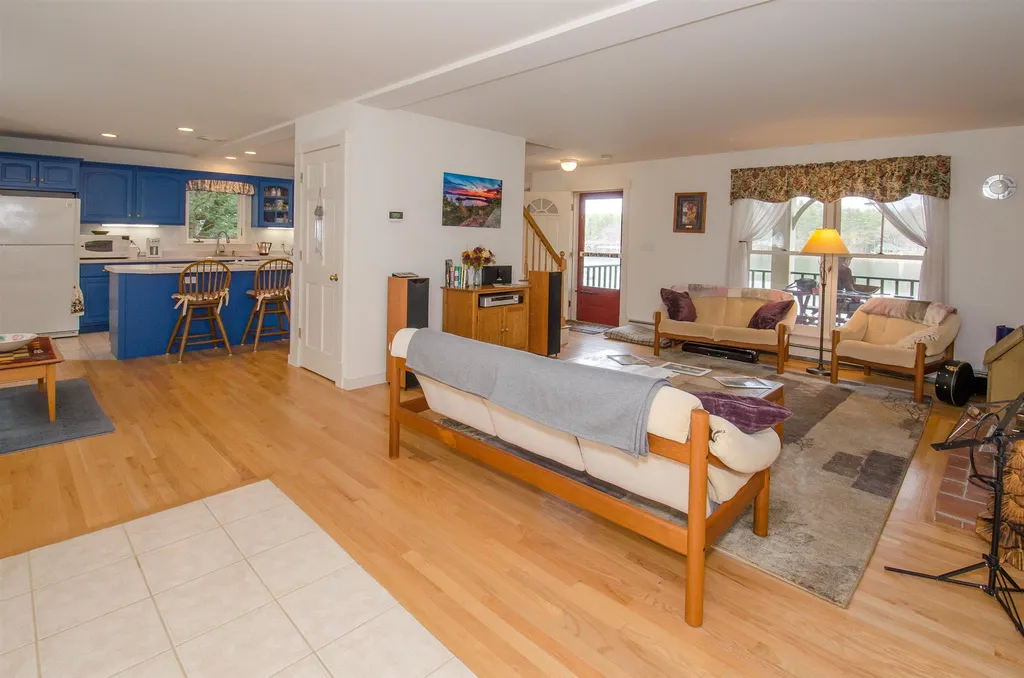 10 North Pikes Point Road Bristol NH 03222