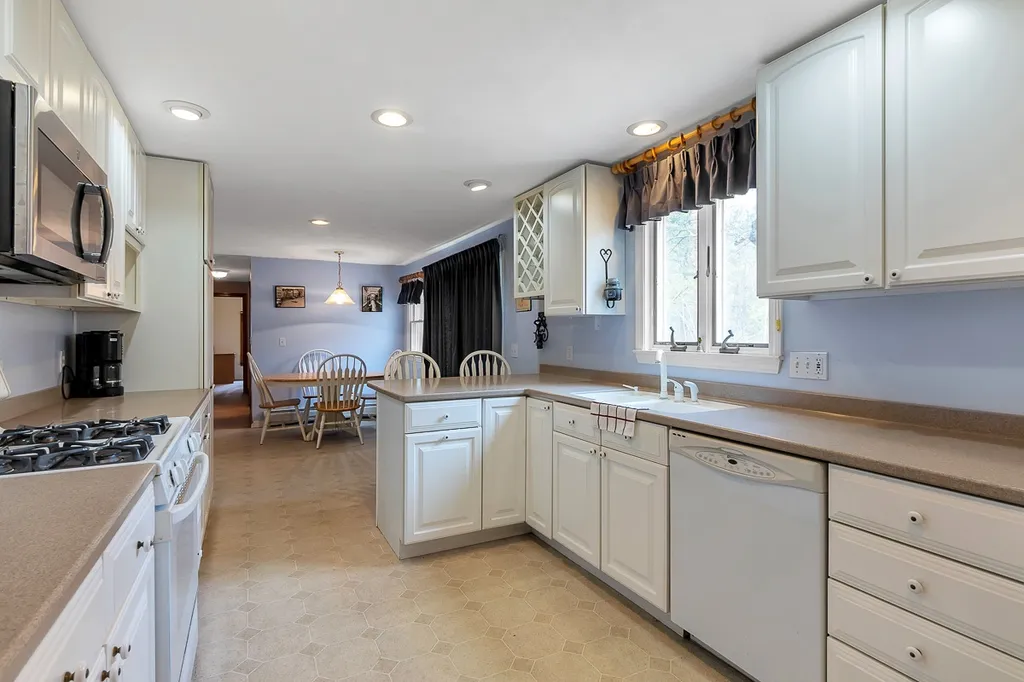 65 Fox Garrison Road Lee NH 03861
