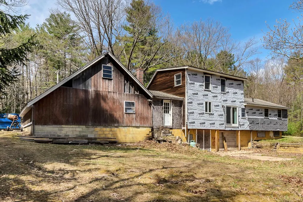 65 Fox Garrison Road Lee NH 03861