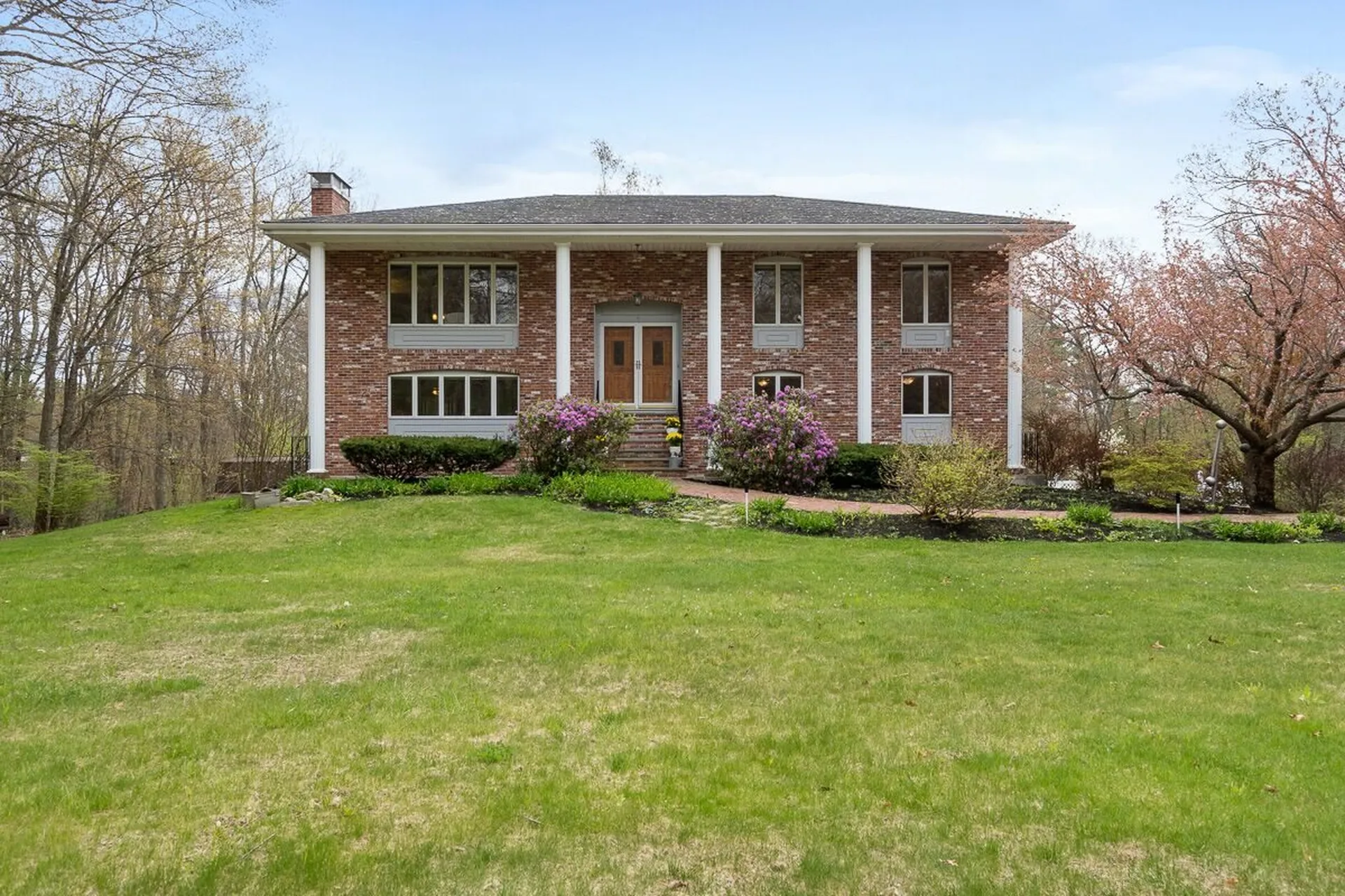 6 Lansing Drive Salem NH 03079
