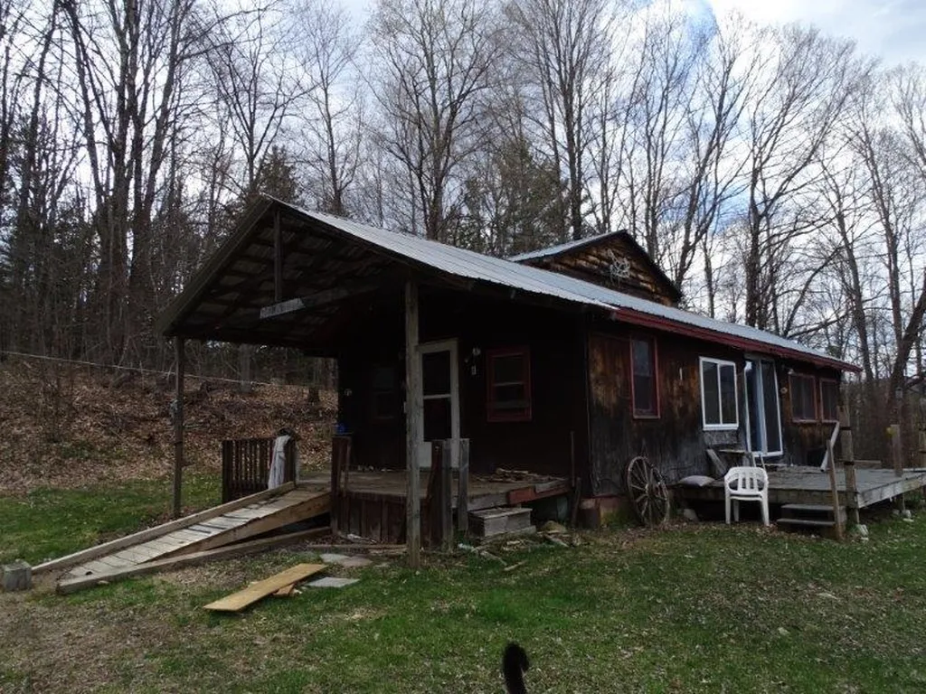 2805 Cookeville Road Corinth VT 05039