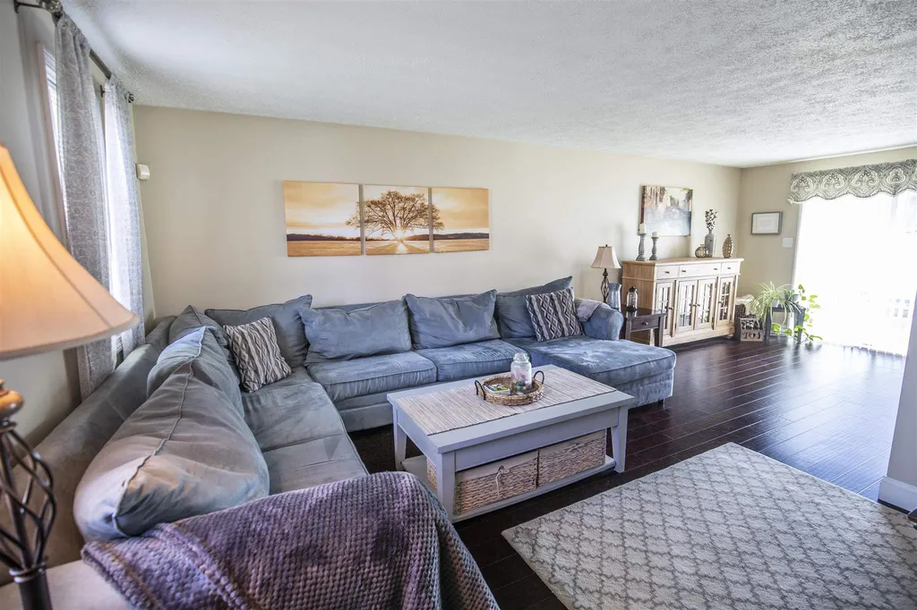 166 Hazelton Court Manchester NH 03103