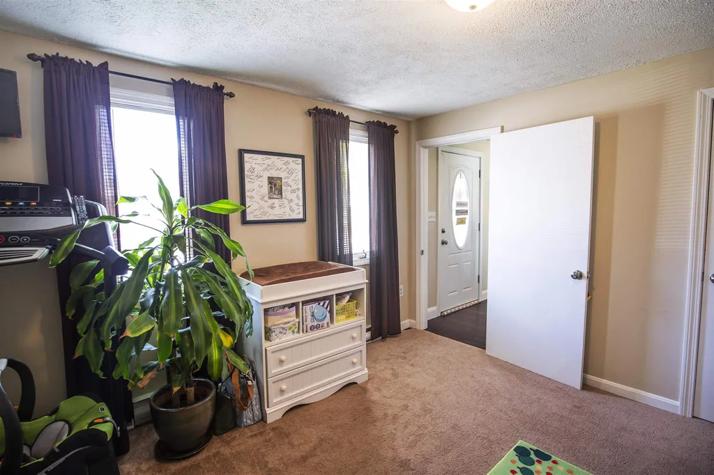 166 Hazelton Court Manchester NH 03103