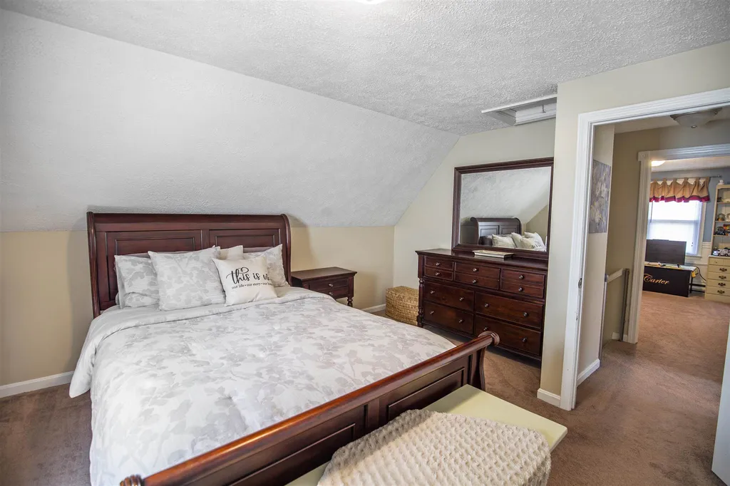 166 Hazelton Court Manchester NH 03103