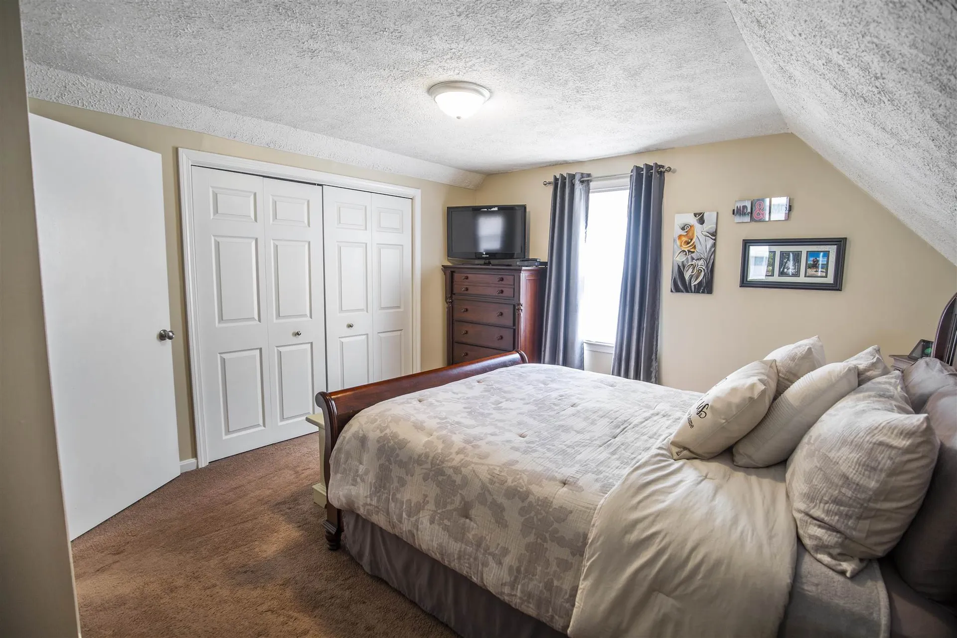 166 Hazelton Court Manchester NH 03103