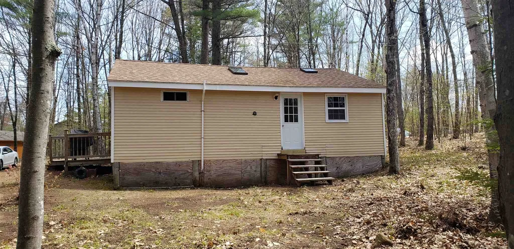 9 Friar Tuck Road Canterbury NH 03224