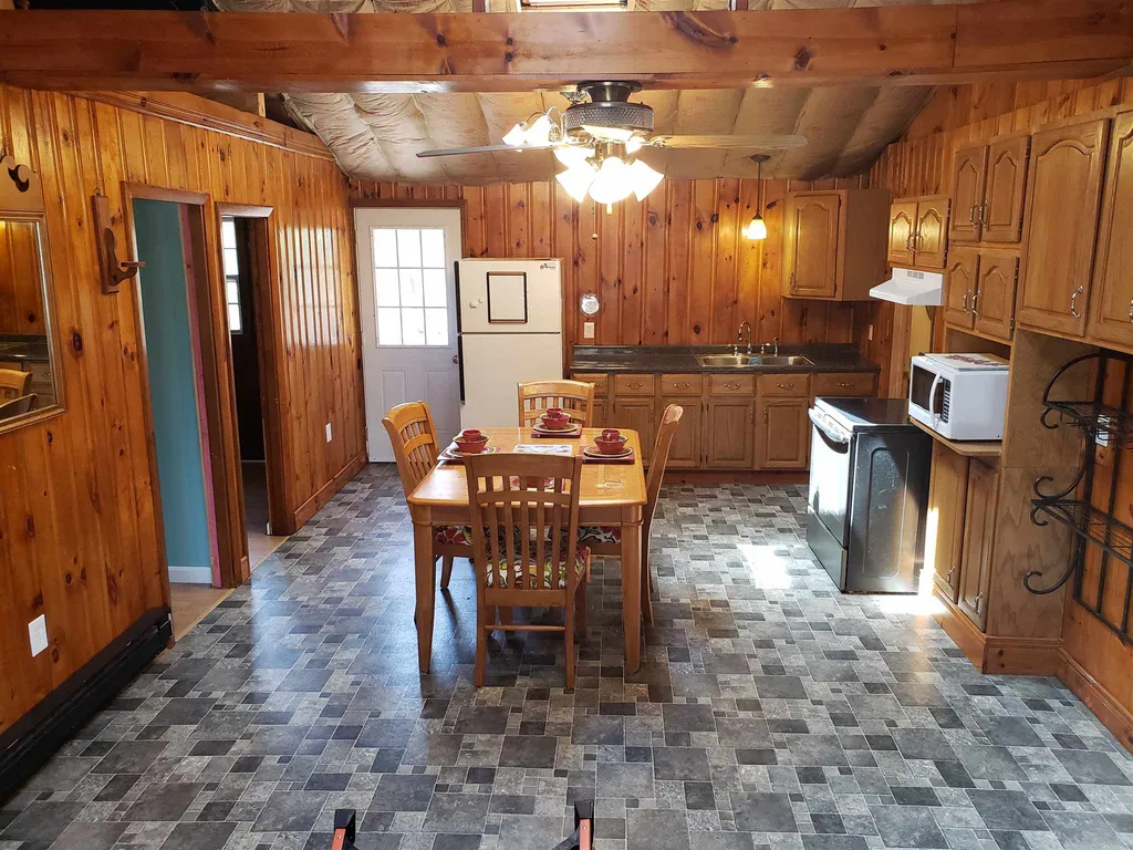 9 Friar Tuck Road Canterbury NH 03224