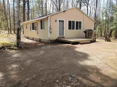 9 Friar Tuck Road Canterbury NH 03224