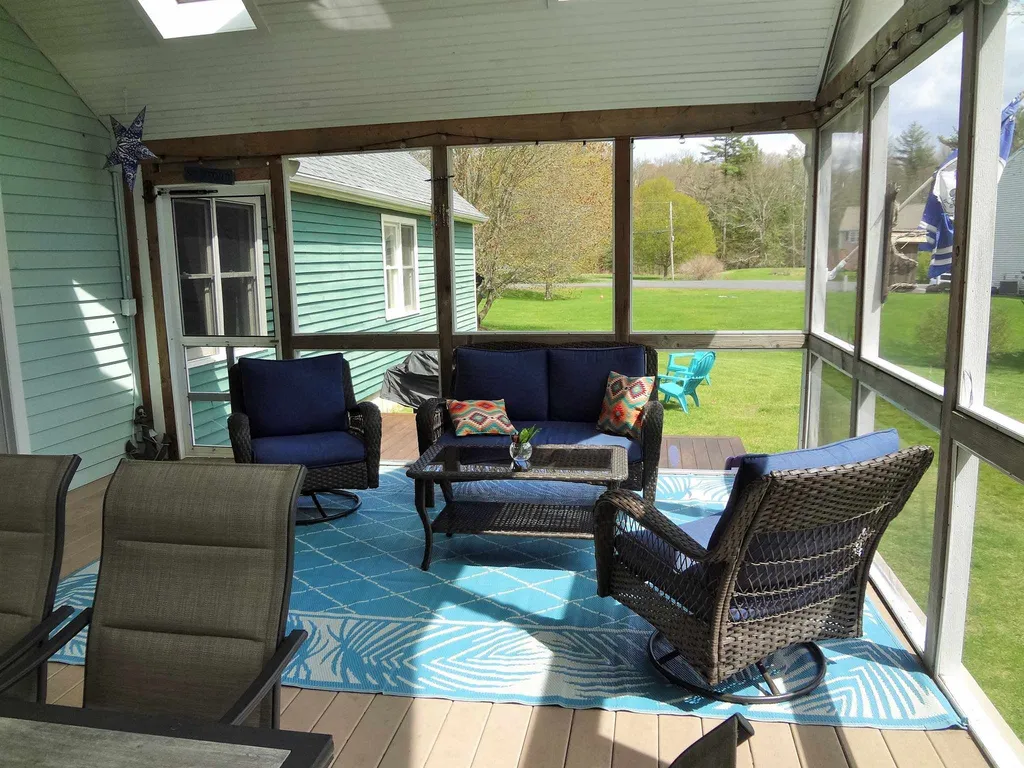 2 Barnes Drive Stratham NH 03885
