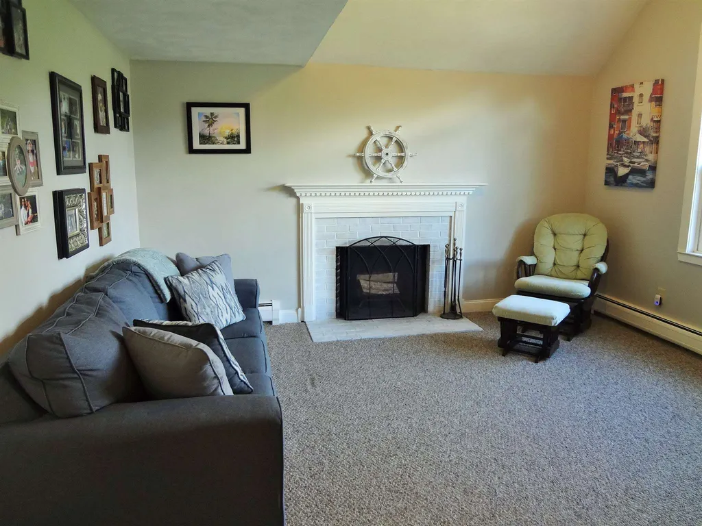 2 Barnes Drive Stratham NH 03885