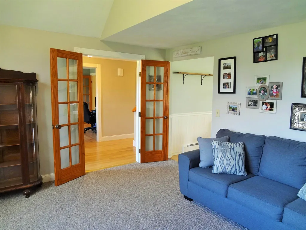 2 Barnes Drive Stratham NH 03885