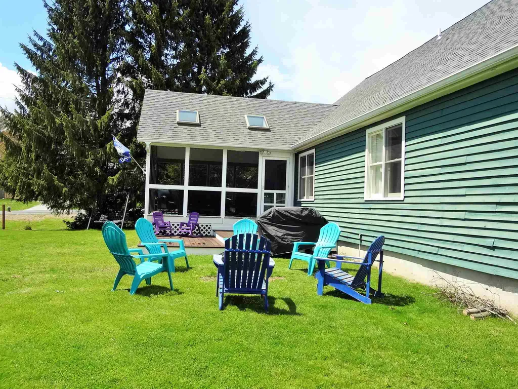 2 Barnes Drive Stratham NH 03885