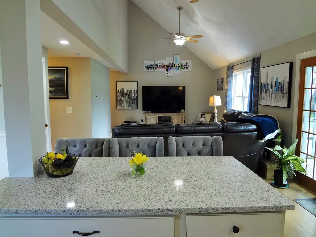 2 Barnes Drive Stratham NH 03885