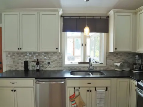 2 Barnes Drive Stratham NH 03885