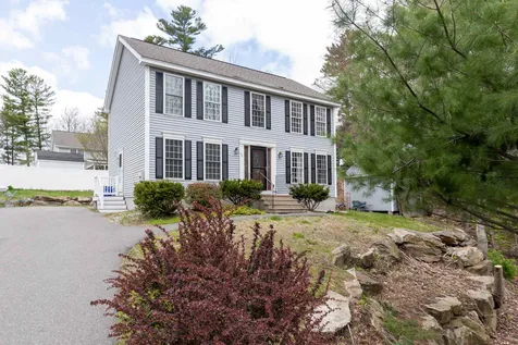 90 Lilac Court Manchester NH 03103