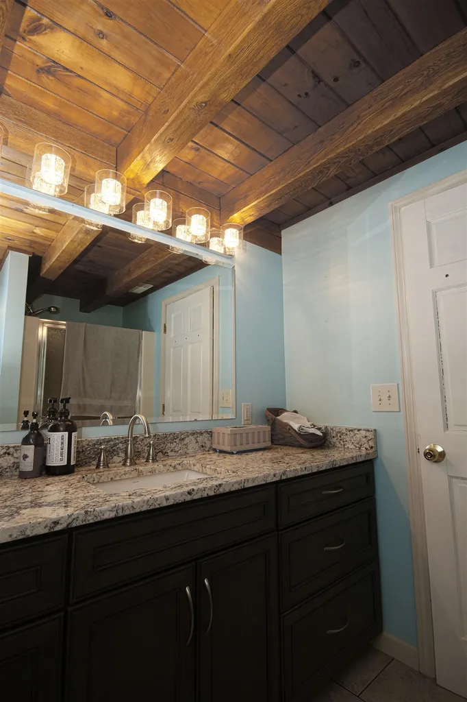 208 East Shore Road Swanzey NH 03446