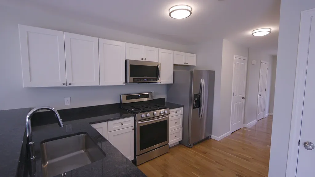 230 Knollwood Way Manchester NH 03102