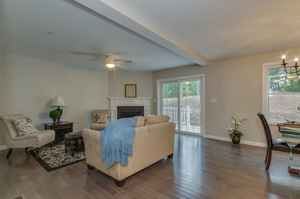 232 Knollwood Way Manchester NH 03102