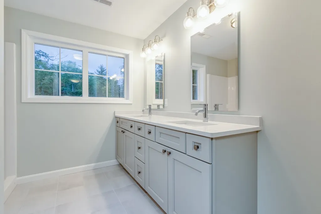232 Knollwood Way Manchester NH 03102