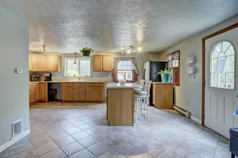 35 Melody Lane Hillsborough NH 03244