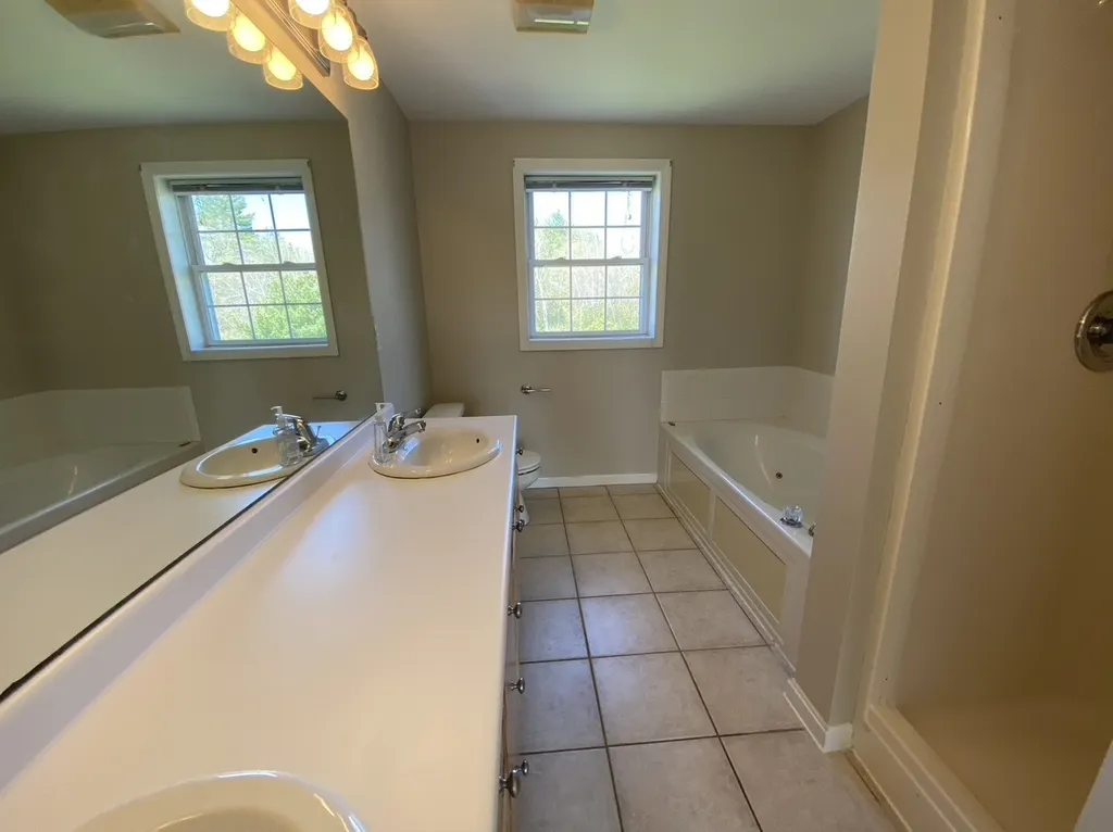 28 Ezras Way Dover NH 03820