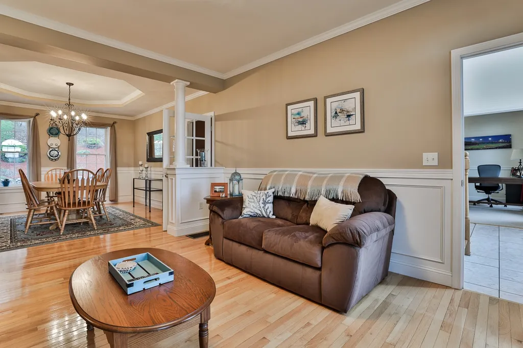 34 Cedar Crest Lane Auburn NH 03032