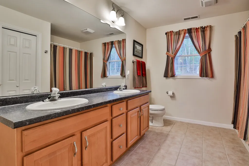34 Cedar Crest Lane Auburn NH 03032