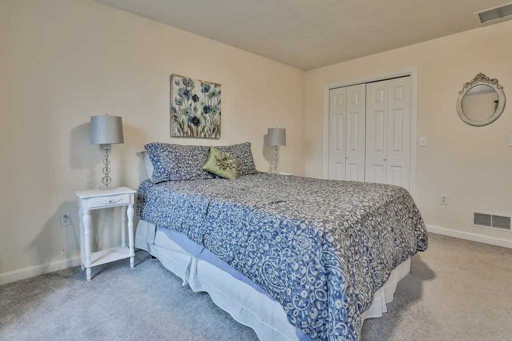 34 Cedar Crest Lane Auburn NH 03032