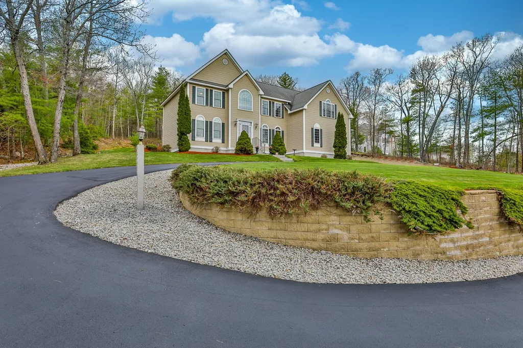 34 Cedar Crest Lane Auburn NH 03032
