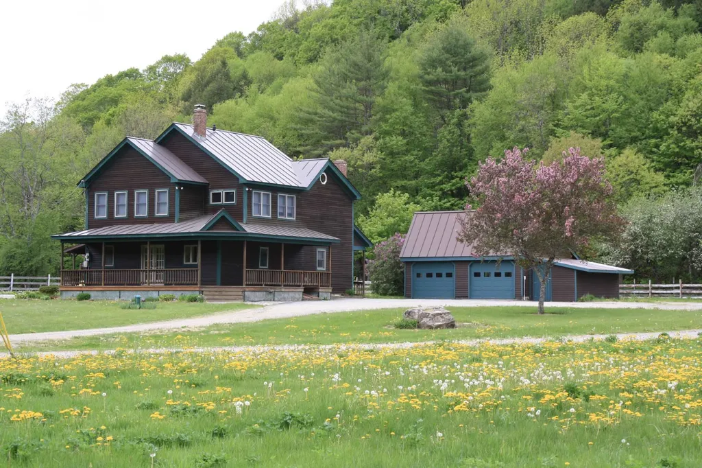 31 Palmer Road Chester VT 05143