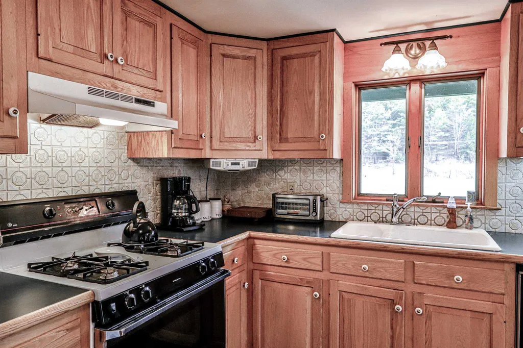 31 Palmer Road Chester VT 05143