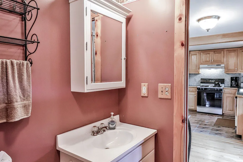 31 Palmer Road Chester VT 05143