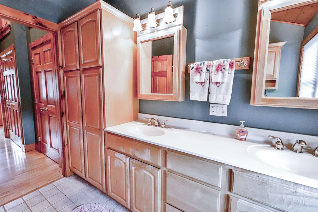 31 Palmer Road Chester VT 05143